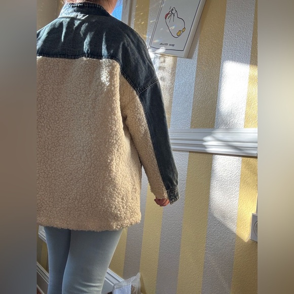 Denim and Sherpa Jacket with Yellow Accents - Picture 5 of 8
